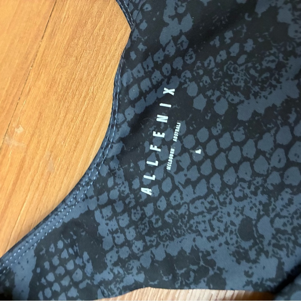 All Fenix Snakeskin Yoga Racerback Sports Bra Size L - Picture 3 of 5